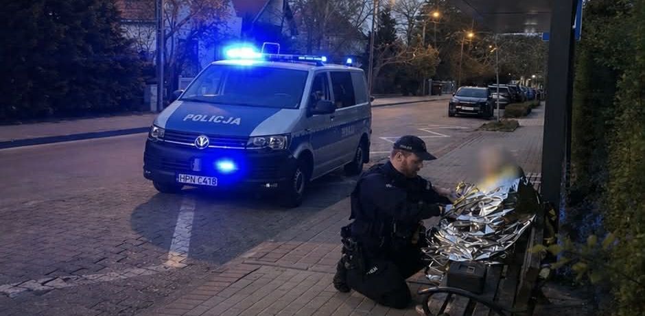 В Сопоте замёрзшая 85-летняя женщина потерялась и не помнила, кто она. На помощь ей пришли полицейские
