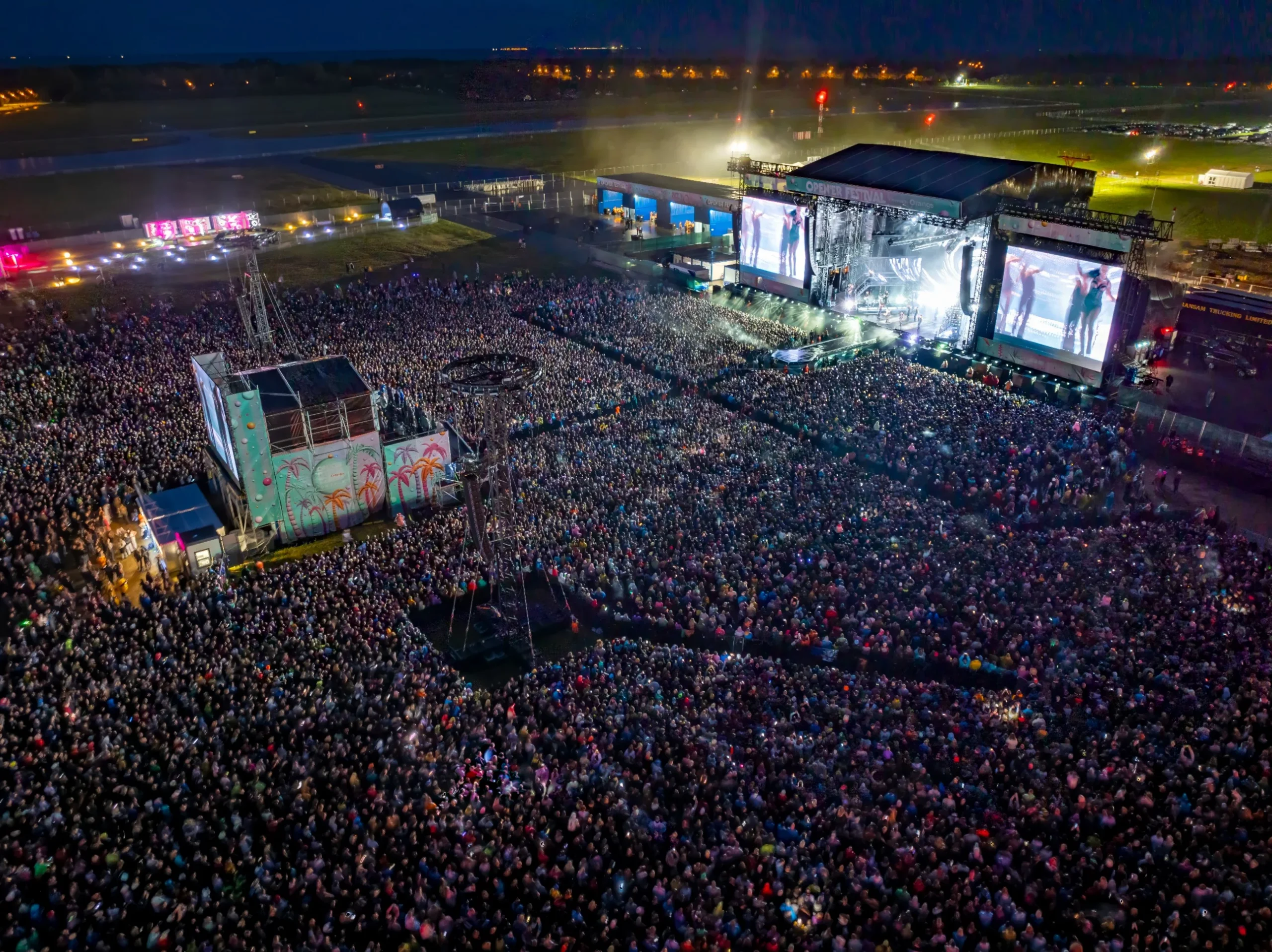 Open’er Festival 2026: полный гайд — карта, проезд, парковки и обмен билетов