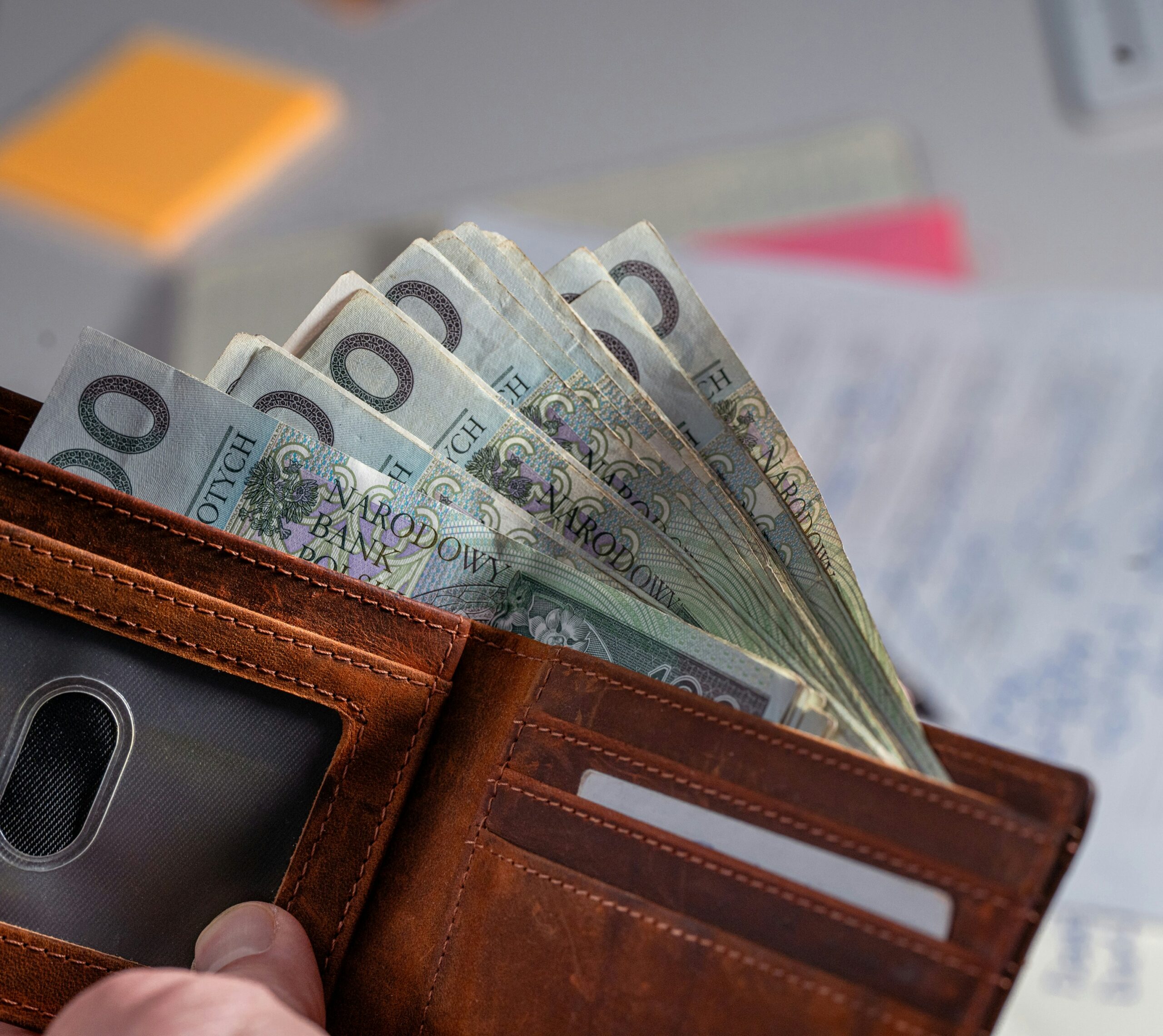 В 2027 году в Польше повысится минимальная зарплата до 4986 злотых брутто