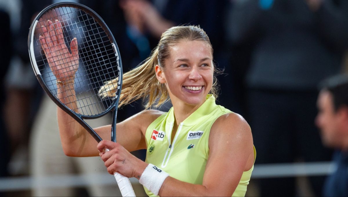 Польская теннисистка Майя Хвалиньска совершила впечатляющий прорыв на Roland Garros: она дошла до полуфинала и взлетела в рейтинге WTA сразу на 93 позиции. Но у нее не было денег на отель