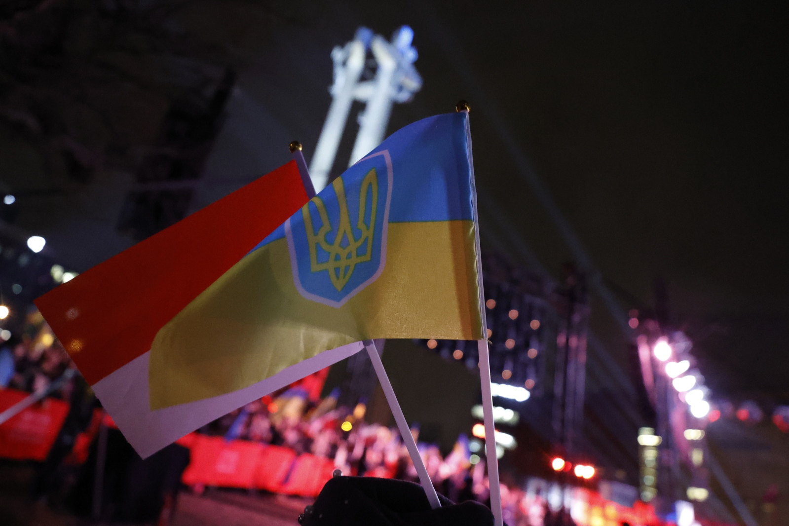 Гданьск не будет снимать украинские флаги из-за скандала между властями Украины и Польши